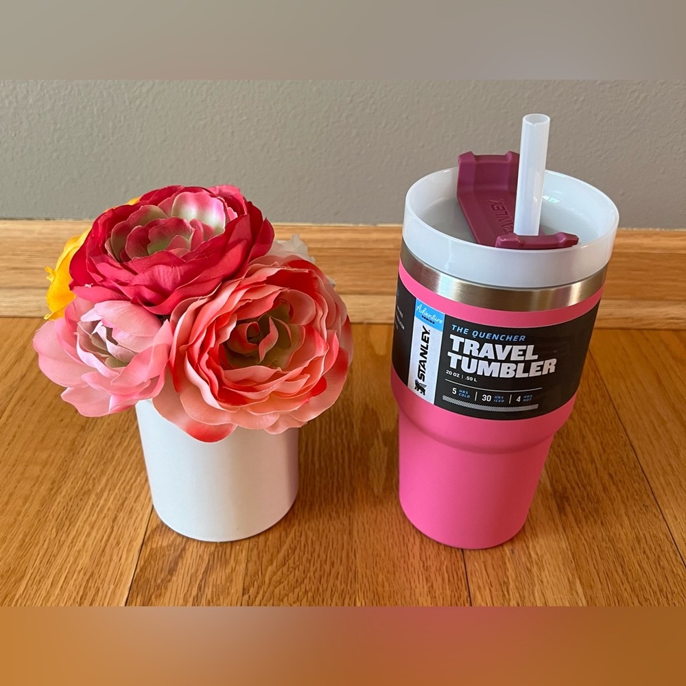 Stanley Adventure Quencher Travel Tumbler 20 oz - Azalea